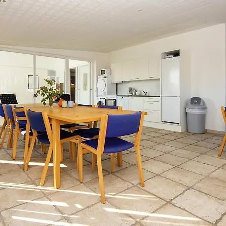 Vakantiehuis With Shared Kitchen In *